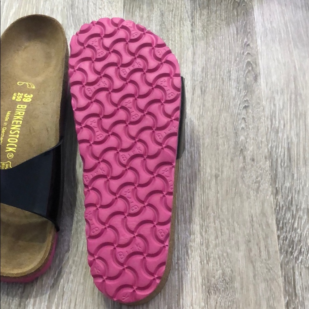 Birkenstock pink sole patent black sandals - Picture 4 of 7